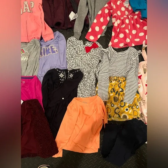 Toddler Girls Size 5T Clothing Bundle 22+ pieces - Picture 5 of 6